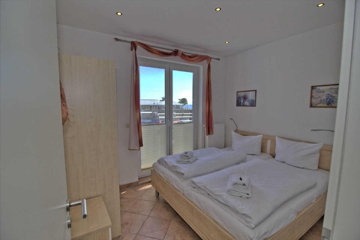 Ferienwohnung Kutterfisch Direkt Im Stadthafen Sassnitz Buitenkant foto