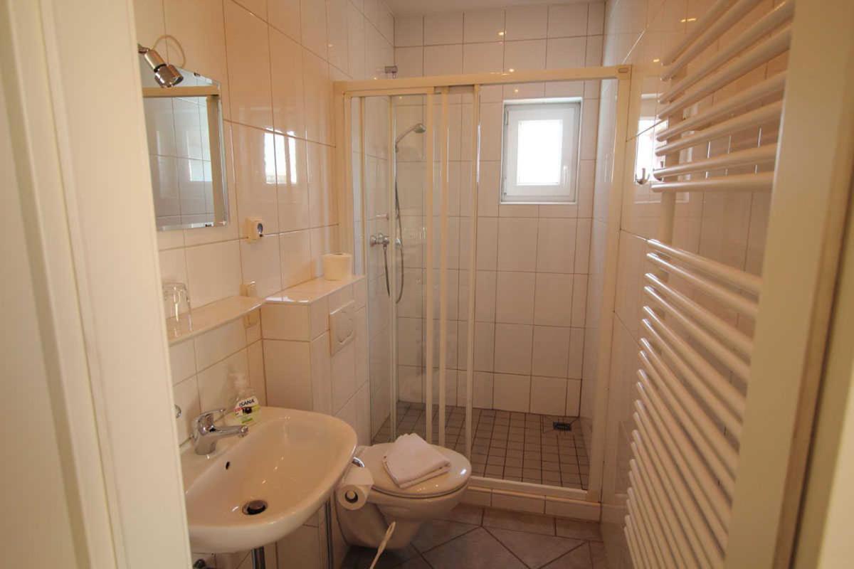 Ferienwohnung Kutterfisch Direkt Im Stadthafen Sassnitz Buitenkant foto
